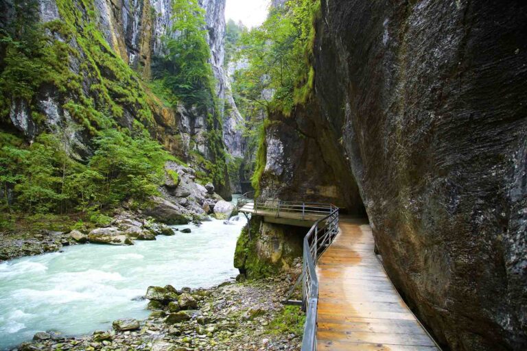 Majestic Aareschlucht (The Aare Gorge) in Switzerland - Explore the Stunning Natural Wonder of the Swiss Landscape