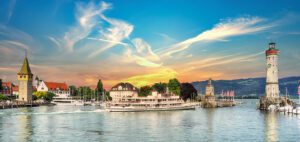 Boat Trip on Lake Brienz - Enjoying Scenic Alpine Views and Crystal Clear Waters