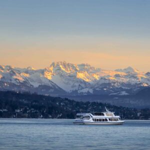 Scenic Lake Zürich Boat Cruise in Switzerland - Enjoy the Stunning Views of the City and Surrounding Nature